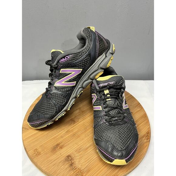 New Balance 810 V2‎ Running Shoes Gray Sneakers Womens Size 11 Walking Run Gym - Picture 1 of 8